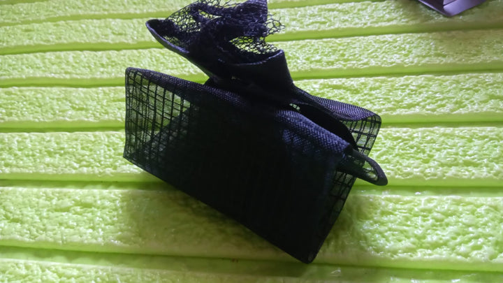 Hanging Waste Bag Holder, Garbage Bag Storage Bag, Widening Handle Hanging Sturdy for Store Garbage Bags Home Store Debris Kitchen, Bedroom Large Capacity for Restaurant (1 Pc) Your Brand