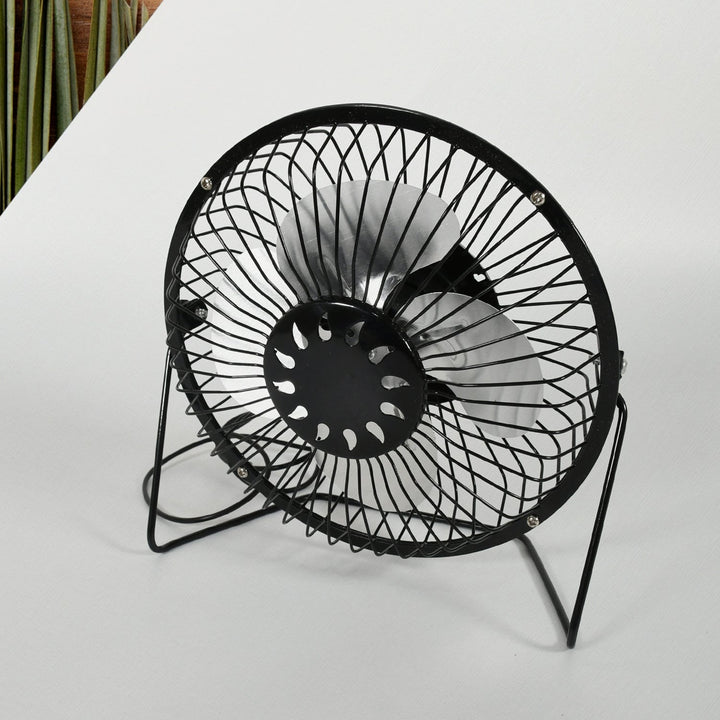 USB Table Desk Personal Metal Electronic Fan, Compatible with Computers, Laptops, Student Dormitory, Suitable For Office, School Use (1 Pc) Your Brand