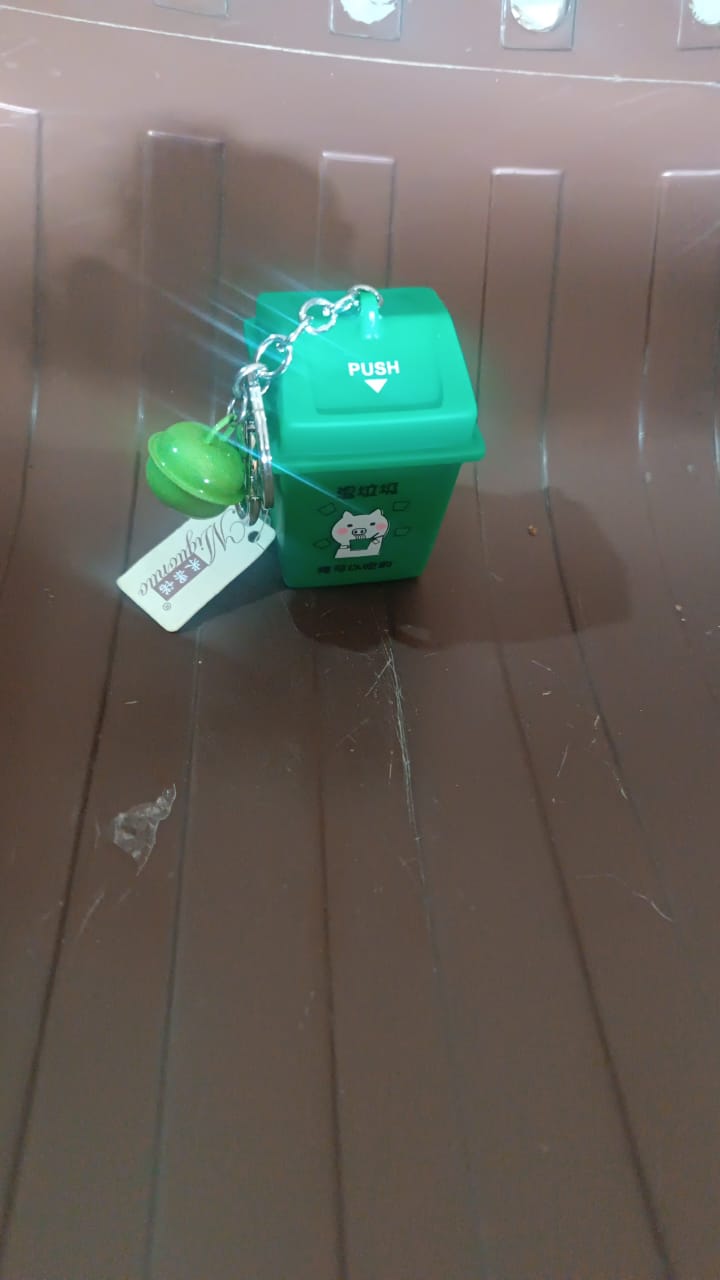 Trash Can Keychain Recycle Can Keyring Novelty Keychain Garbage Classification keyholder for and Adults your brand