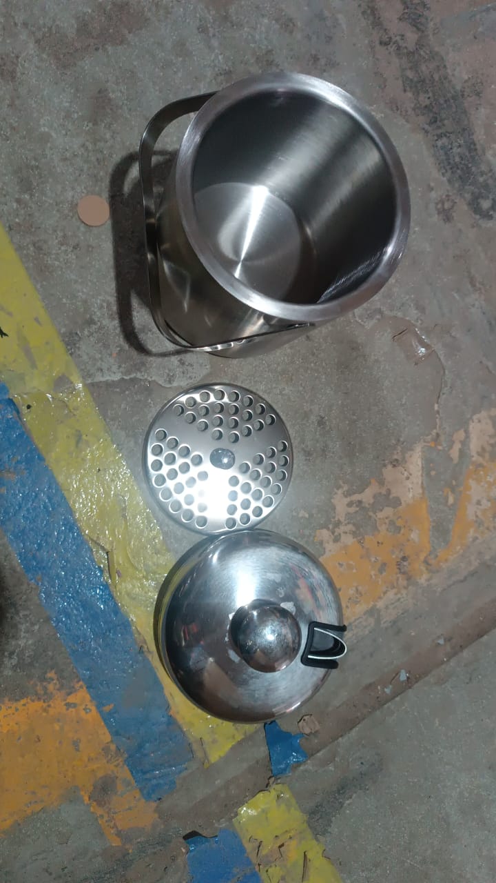 Stainless Steel Ice Buckets with Lid (1.3 Liters Approx) - TezCart