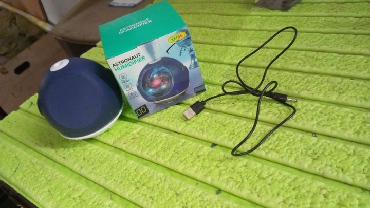 Astronaut Humidifier, Ball Shape Humidifier (1 Pc / 110 ML) - TezCart