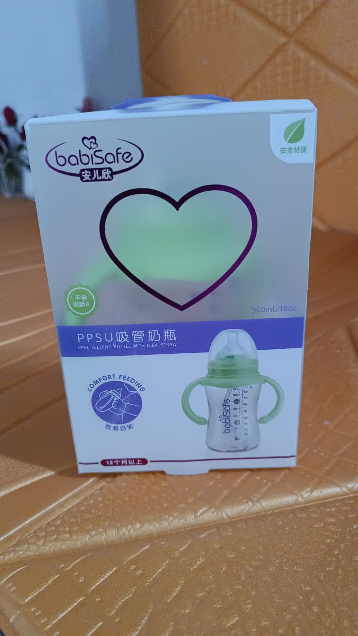 Plastic Baby Feeding Bottle with Handles, Cleaning brush & Straw (300 ML / 1 Pc) - TezCart
