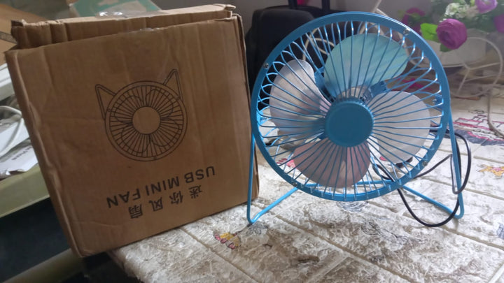 USB Table Desk Personal Metal Electronic Fan, Compatible with Computers, Laptops, Student Dormitory, Suitable For Office, School Use (1 Pc) Your Brand