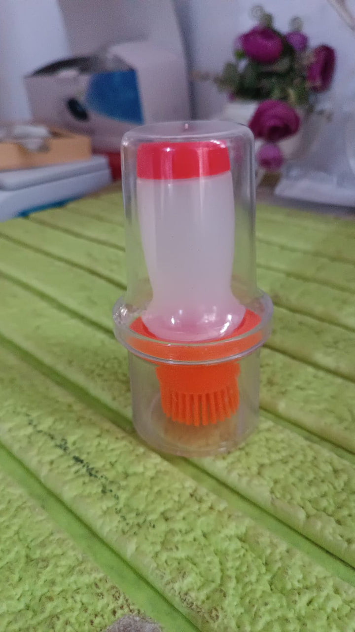 2 in 1 Portable Silicone Oil Bottle Brush with Lid (1 Set) - TezCart