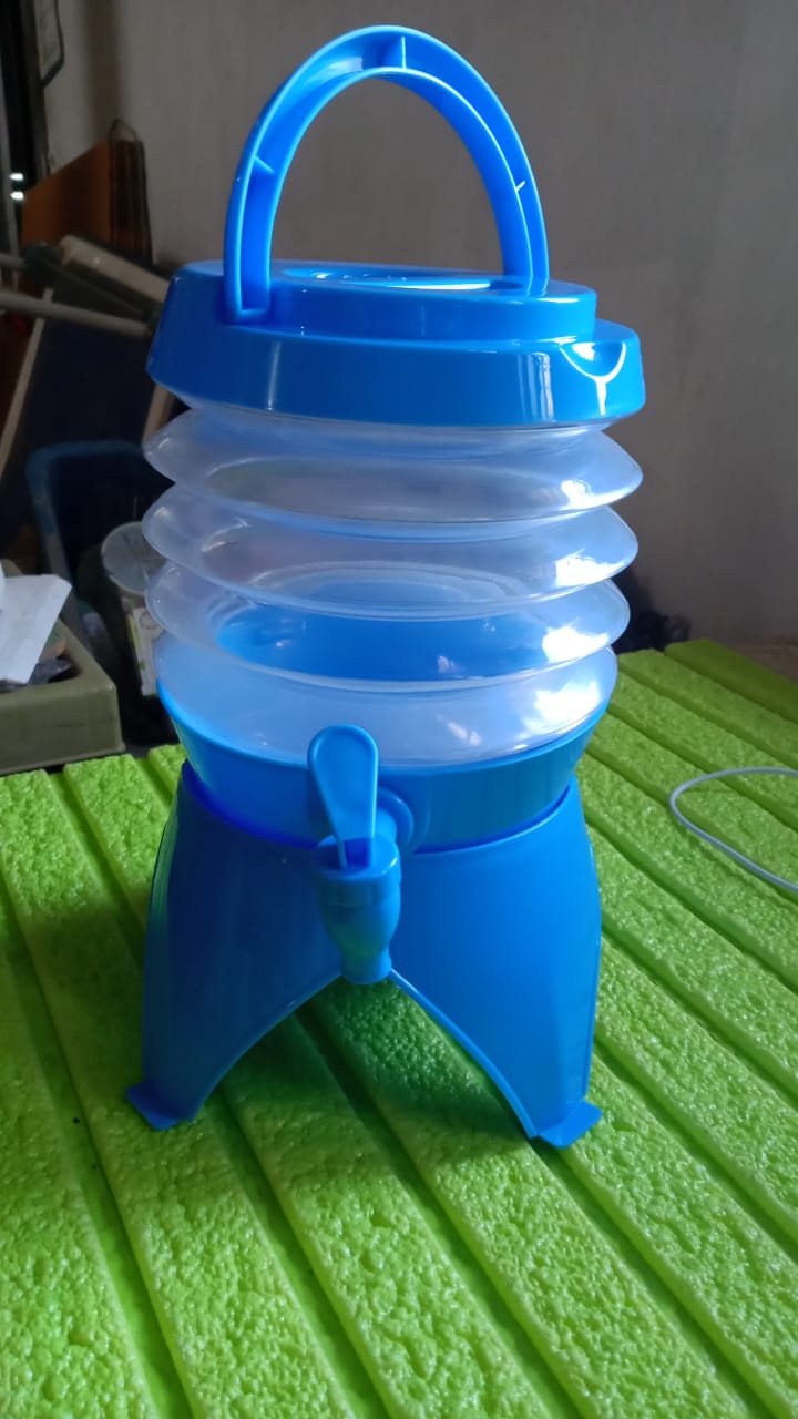 Plastic Collapsible Beverages Container with Tap Cold Drink Dispenser Folding Water Storage Water Jug Tank for Home and Outdoor Party Traveling Picnic (3.5 Litter/ Multicolor) Your Brand