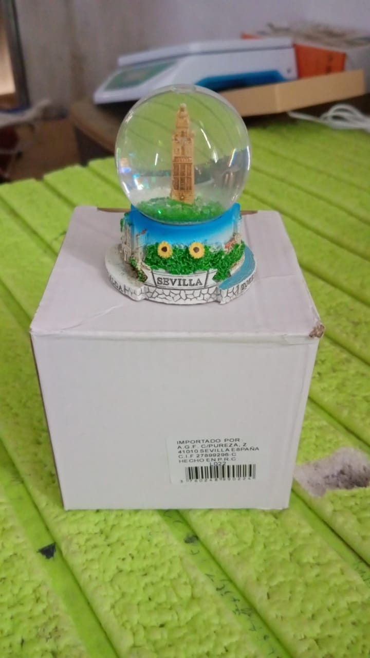 Snow globes Souvenirs Desk Table Office, Decoration (1 Pc) - TezCart
