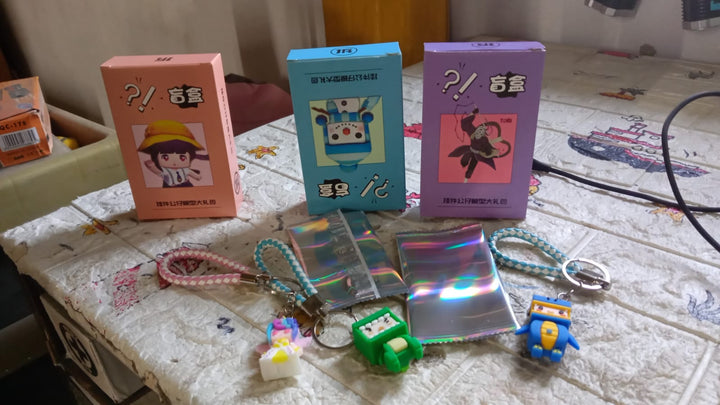 Cute Keychain With Card Gift - Keychain Accessories Key Chain Backpack Charms Car Keys Keychain for Kids Girls, Unicorn Toy and Charm Key- Chain for Bag  / Door Key- Ring / car Key- Ring / Party Favor (Mix Color & Design 1 Pc ) Your Brand
